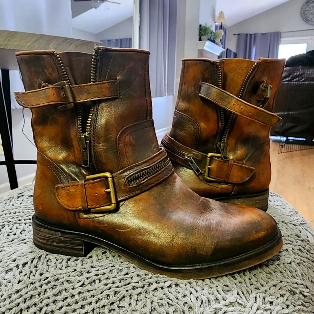 Hinge boots 8.5 8 1/2 leather buckle boots
